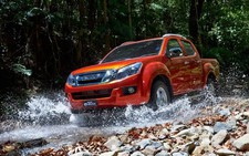 Bộ Tài chính muốn tăng thuế xe bán tải từ15% lên 33%
