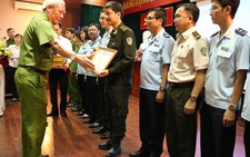 Vinh danh 11 cán bộ hải quan tích cực chống tội phạm