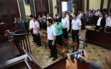 Những câu hỏi sau phiên tòa xử vụ buôn lậu thuốc ung thư