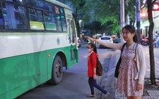 'Bản thân tôi cũng thường xuyên dùng xe buýt để đi làm'