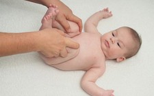 ​Cần phát hiện sớm trẻ bị trật khớp háng bẩm sinh