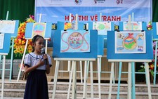 Học sinh thi vẽ tranh ứng phó biến đổi khí hậu