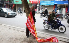 Yêu cầu tháo băng rôn phản đối ông Trần Quốc Tuấn