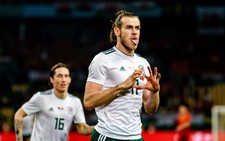 Xứ Wales “nghiền nát” Trung Quốc trong ngày Giggs ra mắt