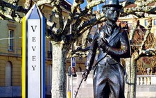 Thăm mộ Charlie Chaplin