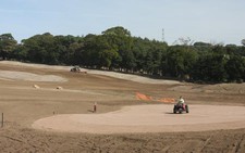 Trung Quốc: Cấm không nổi sân golf