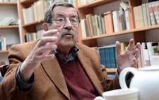 Bênh vực Hi Lạp, Gunter Grass làm thơ!