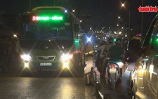 Cô gái trẻ chết thảm dưới bánh xe buýt