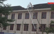 Xe cẩu đổ ở dự án từng sập cẩu tháp, 60 hộ dân mất điện