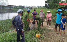 Dùng xuồng máy truy bắt trộm nắp cống trên mặt cầu