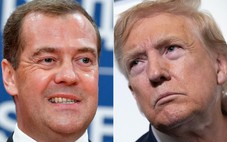 Ông Medvedev 'khịa' ông Trump rằng tàu ngầm hạt nhân Mỹ vẫn chưa đến gần Nga