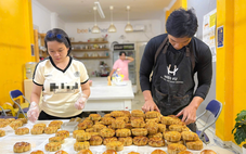 10 năm làm bánh trung thu tặng bệnh nhi, bệnh nhân suy thận