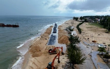Huế đắp kè mềm chống sạt lở bờ biển Thuận An