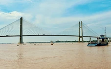 Đỉnh triều cường trên sông Hậu vượt báo động III, cao hơn năm 2011