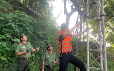 Lực lượng công an nối lại 'mạch máu' thông tin giữa tâm lũ