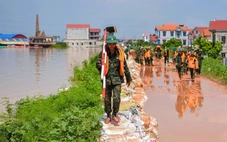 Lũ về, giữa hoạn nạn thấu hiểu thêm tình cảm đồng bào