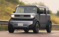 Ô tô điện mini dùng điện thoại thay màn giải trí, như Defender thu nhỏ, thách đấu xe Trung Quốc
