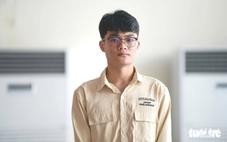 Bố qua đời ngay trước mắt, nam sinh làm công nhân hai năm nay đậu ĐH Thương mại, được tiếp sức