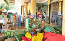 Lũ rút dần, để lại sự tan hoang và nỗi lo