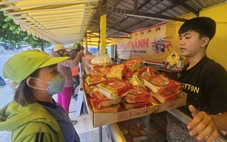 Bánh trung thu đại hạ giá, người tiêu dùng cần lưu ý để tránh hàng kém chất lượng