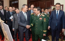 Đại tướng Phan Văn Giang hội đàm với Chủ tịch Cơ quan công nghiệp quốc phòng Thổ Nhĩ Kỳ