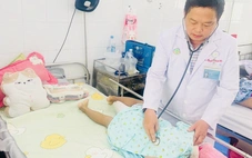 Bé gái trượt patin ngã 'bật ngửa', hai năm sau suýt liệt tứ chi