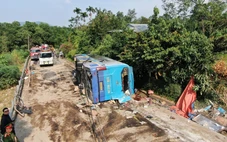Công an thông tin nguyên nhân vụ lật xe khách làm 3 người chết