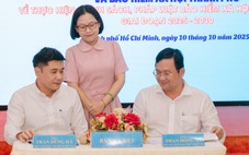 Chương trình 'Trao sổ BHXH, thẻ BHYT - Gửi trao yêu thương'