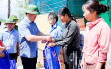 Bí thư tỉnh ủy Nghệ An: Rút gọn thủ tục làm nhà cho dân sau bão lũ
