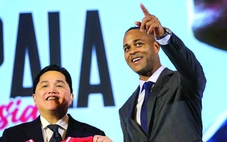 Indonesia sa thải HLV Kluivert sau khi tan mộng World Cup