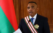 Sau đảo chính, Đại tá Randrianirina tuyên thệ nhậm chức Tổng thống Madagascar