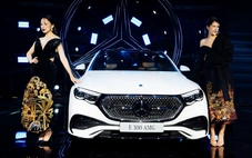 Mercedes tiếp tục lắp ráp E-Class tại Việt Nam, lần đầu có camera selfie trên bảng táp lô