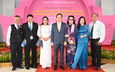 Bí thư Trần Lưu Quang dự Hội nghị Tổng kết 50 năm văn học, nghệ thuật TP HCM