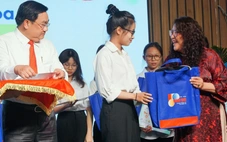 Nhiều sinh viên nghèo đã biến nghịch cảnh thành tấm vé vàng để đi đến giảng đường