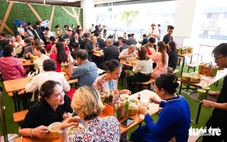 Tô phở mở đầu câu chuyện