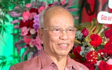 Ở tuổi 85, giáo sư Trình Quang Phú vẫn viết về Bác Hồ như dòng sông cuộn chảy