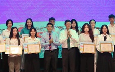 Hơn 700 học sinh, sinh viên là con của người lao động ngành cao su nhận học bổng