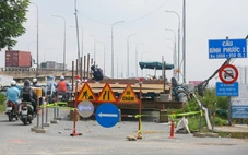 Cầu Bình Phước 1 dựng cầu sắt tạm để ‘thần đèn’ nâng lên 1,25m