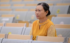 Người mẹ đơn thân cuối hội trường: Con trai đậu ĐH Sư phạm kỹ thuật, đi dự lễ học bổng từ 3h sáng