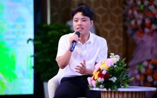 Nam SV giải nhì sáng tạo được trao 55 triệu đồng trên sân khấu: 'Dù mẹ ra sao, tôi muốn mẹ tự hào'