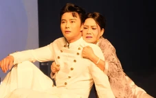 Tiếc với Bút máu
