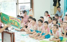 Những ánh mắt trẻ thơ ‘thèm’ sách