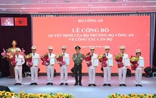 Bộ trưởng Bộ Công an phong cấp bậc hàm cho 8 lãnh đạo chủ chốt của MobiFone
