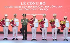 Bộ trưởng Bộ Công an phong cấp bậc hàm cho 8 lãnh đạo chủ chốt của MobiFone