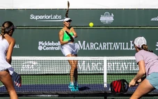 Mắt bầm, gãy hốc mắt, bong võng mạc, chấn thương mắt do pickleball tăng mạnh tại Mỹ