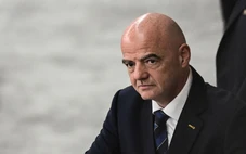 Chủ tịch FIFA đến thăm Malaysia giữa xì căng đan 'nhập tịch gian dối'