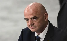 Chủ tịch FIFA đến thăm Malaysia giữa xì căng đan 'nhập tịch gian dối'