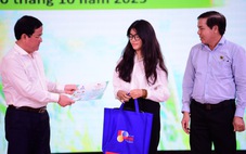 Nữ sinh Cà Mau mỗi ngày chỉ một bữa cơm được ký túc xá Cỏ May hỗ trợ học phí, ăn ở, sinh hoạt phí