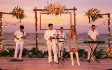 Chuỗi đêm nhạc trên biển lần đầu xuất hiện tại Bãi Dài với Cara Sunset Show
