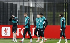 Liverpool hủy bỏ buổi họp báo vì sự cố trên chuyến bay